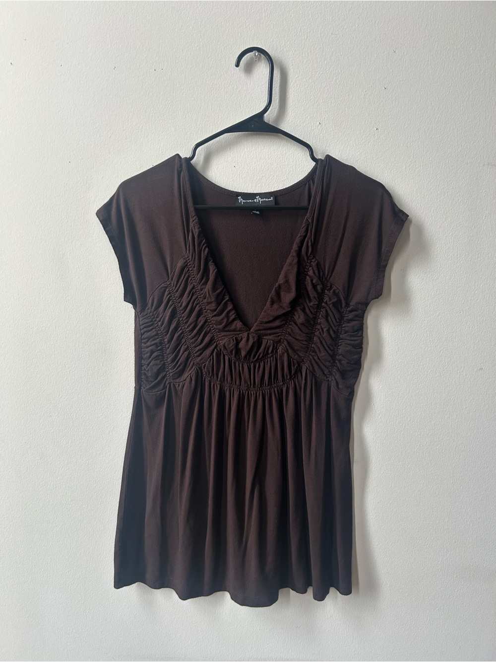 Mercer & Madison Chocolate Brown V-Neck Ruched Short Sleeve Top